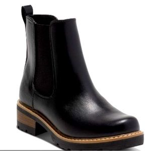 Universal Thread Celina Chelsea Boots